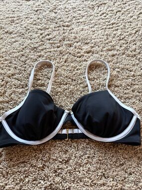 Shade & Shore Black and White Underwire Bikini Top